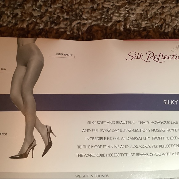 Hanes silk reflections non-control top pantyhose, barely black, size: CD - Picture 9 of 12